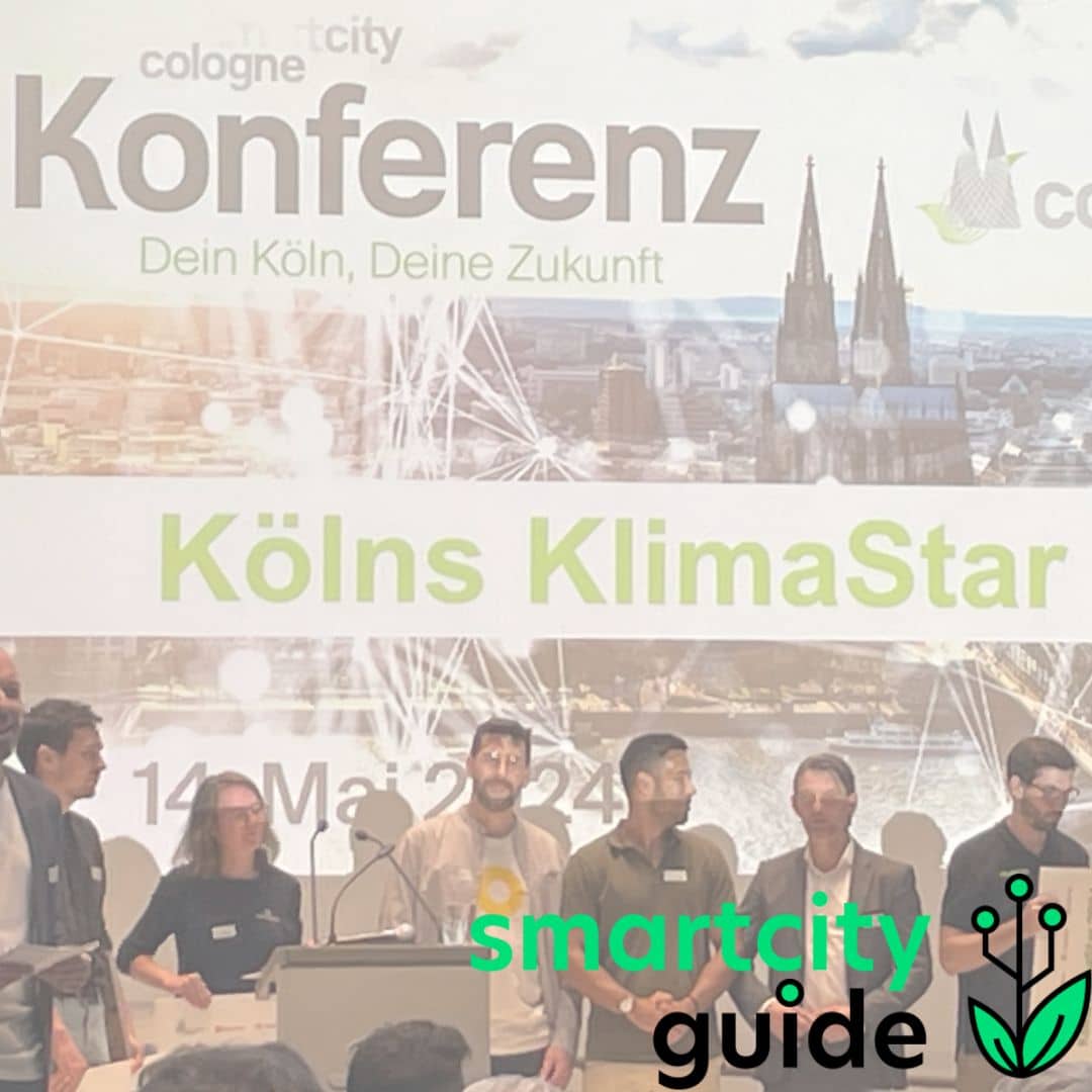 Gruppenfoto auf der "Smart City" Konferenz in Köln 2024 mit dem Thema "Kölns KlimaStar".